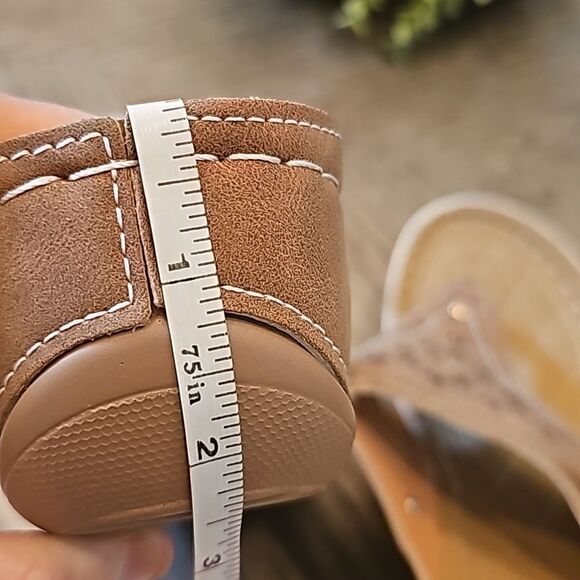 Tan wedge sandals size 40 or 9 NWOT - Picture 6 of 9